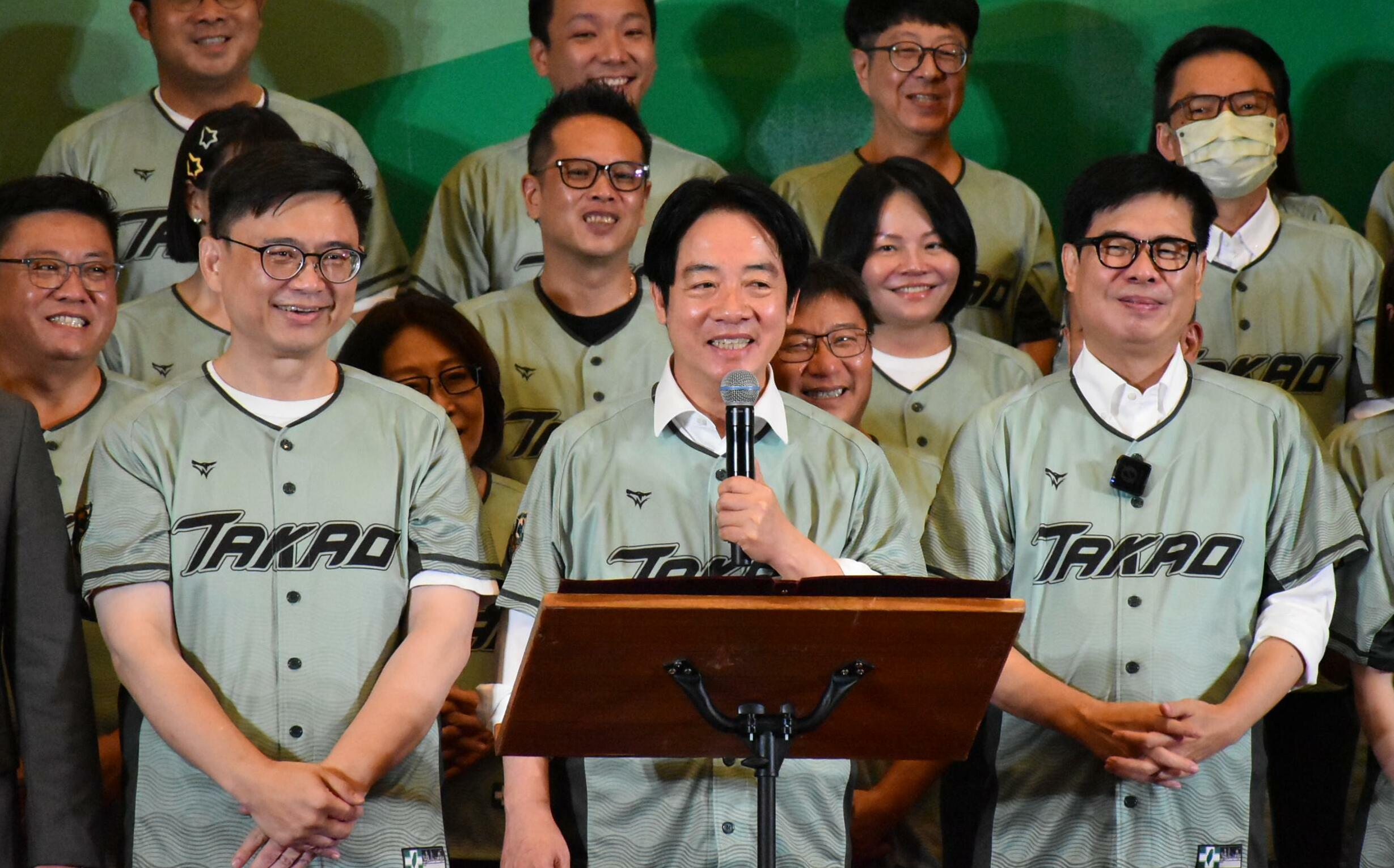 民進黨「行動中常會」高雄登場 陳其邁推薦賴瑞隆接棒延續高雄光榮
