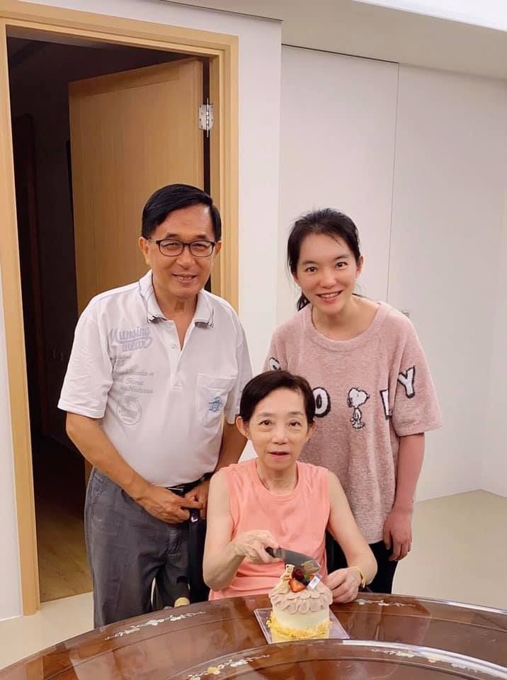 陳幸妤與診所許姓護理師之間的私訊對話截圖也隨之流出，引發外界強烈震撼。 圖：翻攝自陳致中臉書專頁