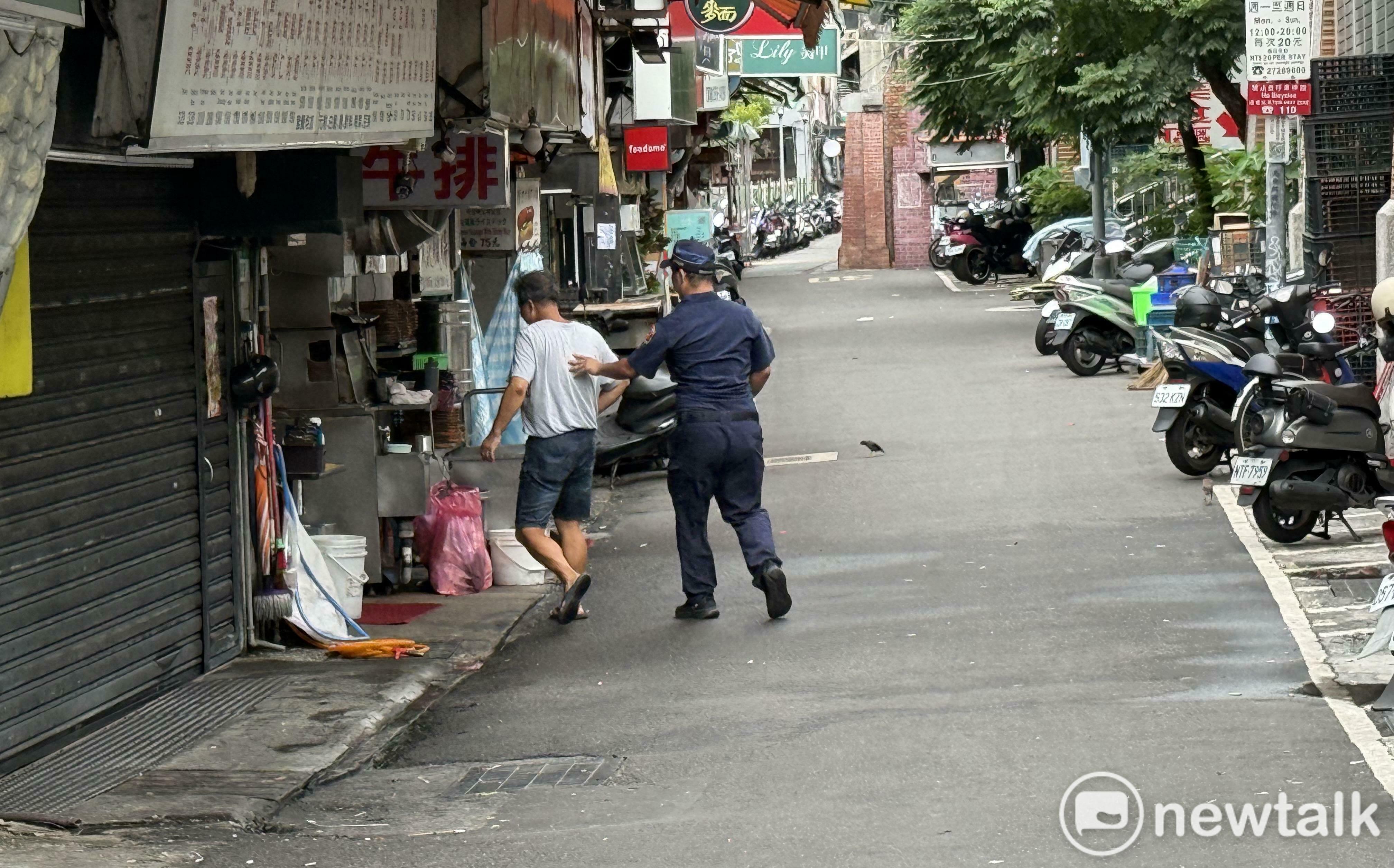 北市城鎮韌性演習登場!警報聲響起 零星民眾狀況外遭警方勸導
