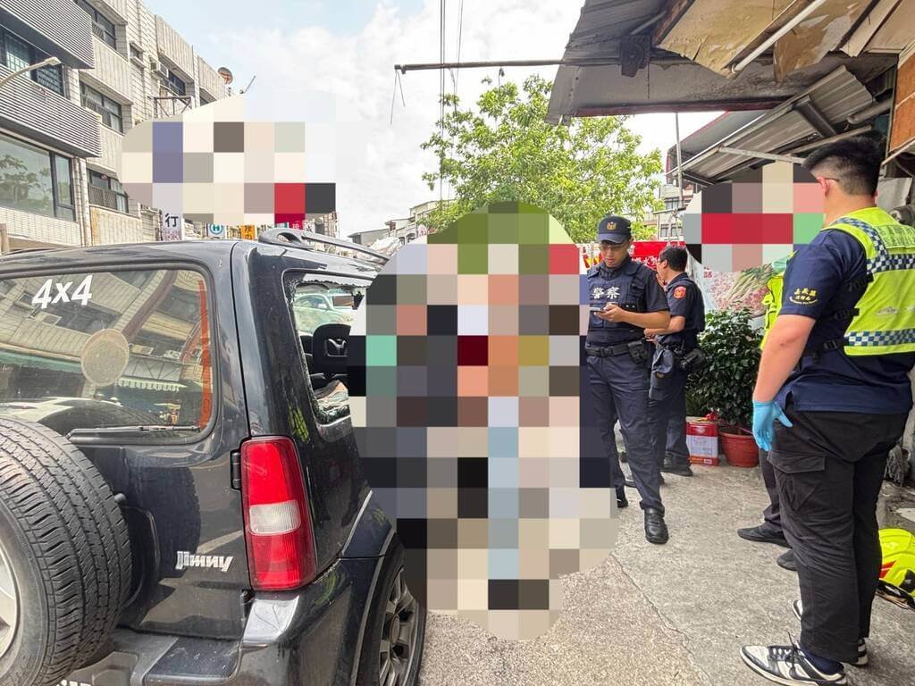 嘉義2歲幼童大熱天被鎖車內大哭 警消破窗救人