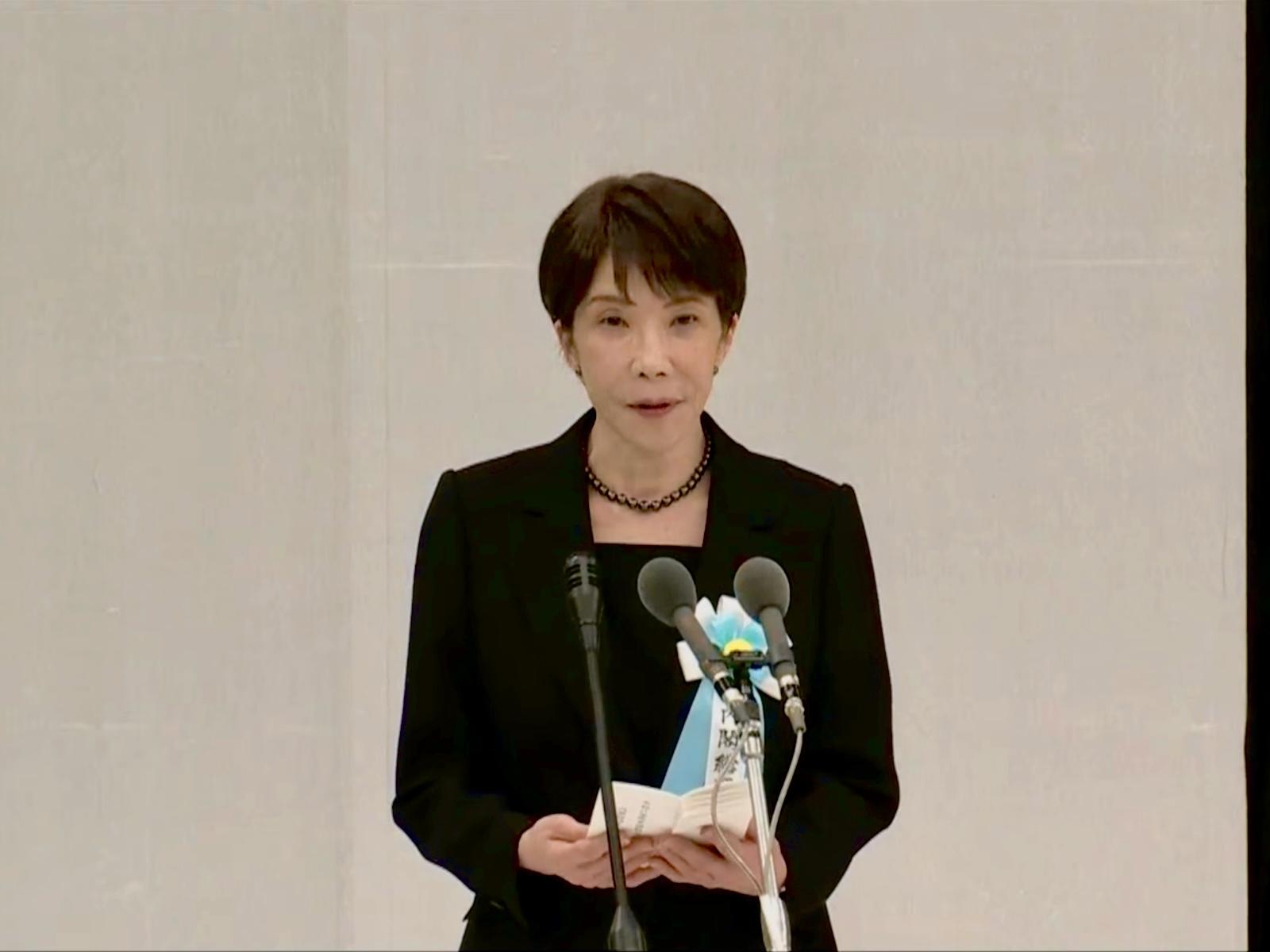 高市早苗在本次致詞中，並未延續前首相石破茂去年所提及的「反省」字眼，甚至連「歷史的教訓」也從講稿中全面消失。 圖：翻攝自厚生勞動省YT 