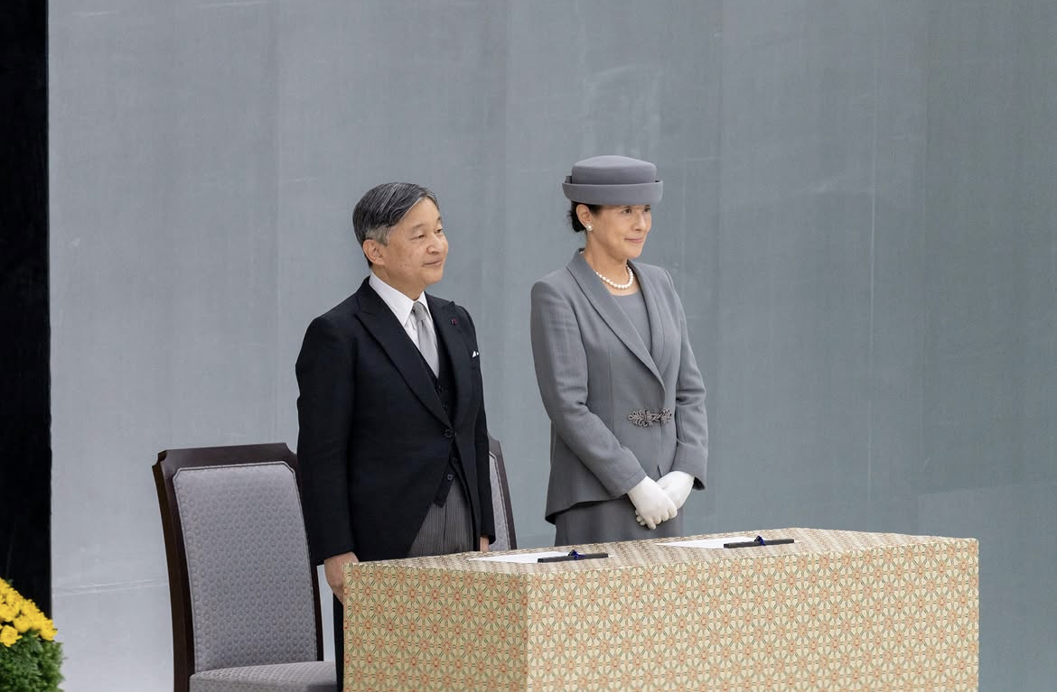  德仁天皇表示，他出席全國戰歿者追悼儀式，緬懷在先前二戰中失去寶貴生命的眾多死難者及其遺族，內心再次感到「深切悲痛」。 圖：翻攝自＠kunaicho_jp IG 
