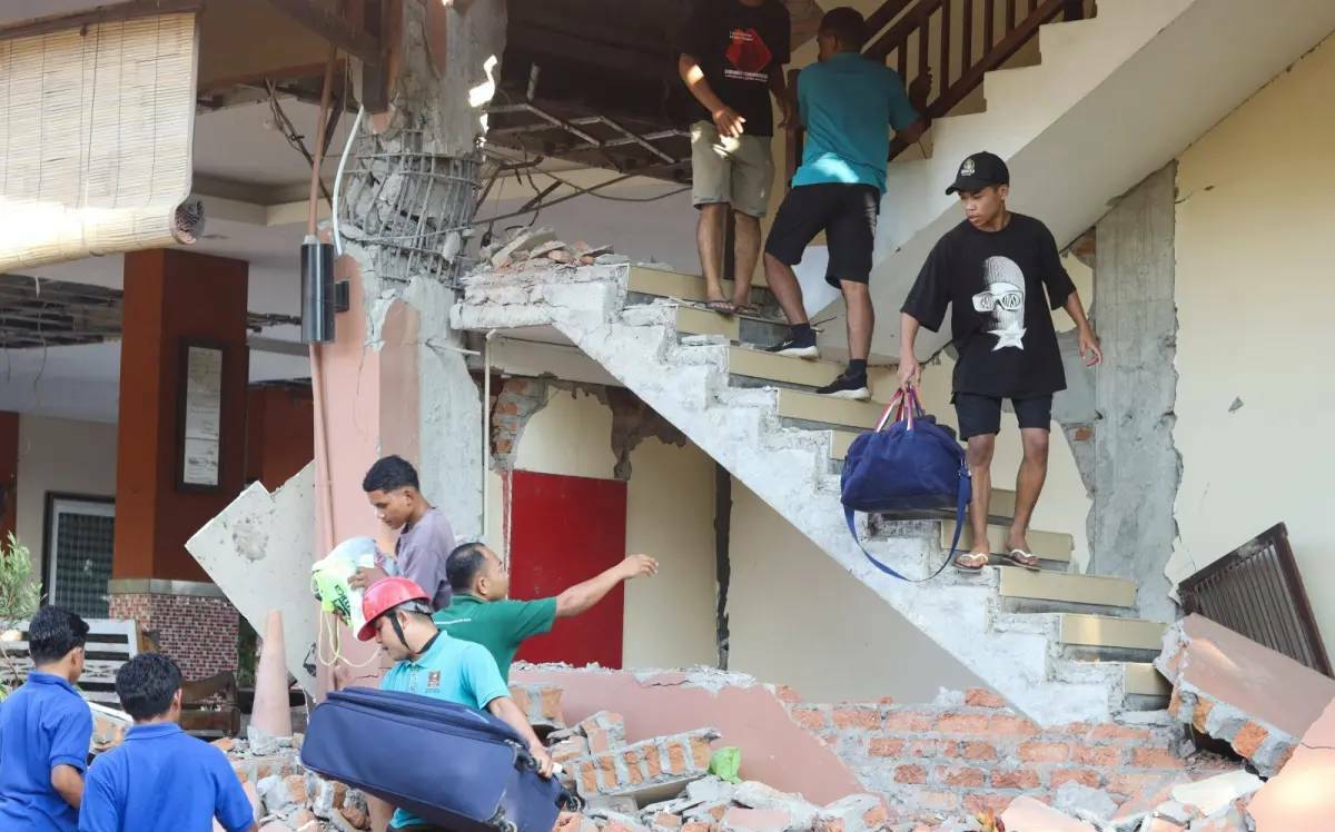 印尼清晨發生規模7.7強震 已造成38人亡、2人重傷