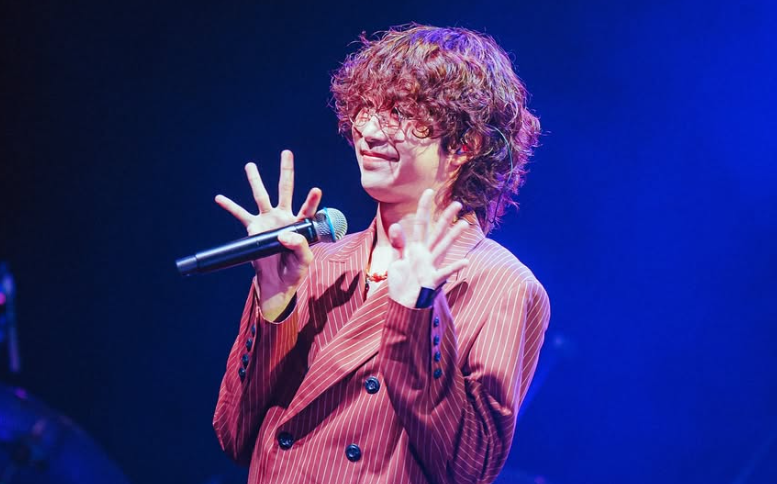 AKASAKI突取消11場全球巡演!沉默3天首發聲:心情很混亂