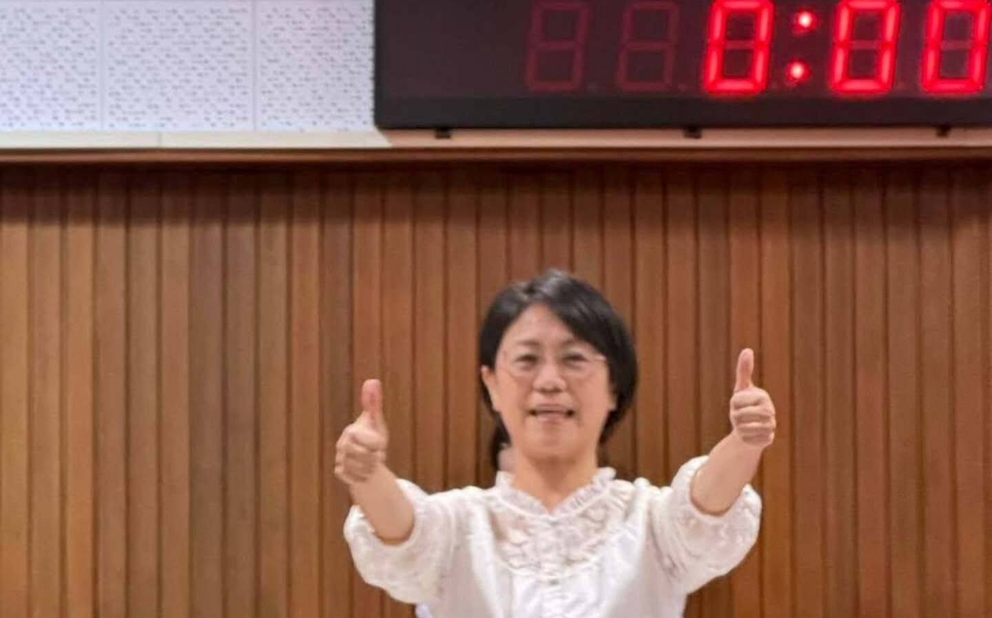 轟翁曉玲癱瘓國家囂張嘴臉!綠委:嘴巴愛中國、家人去日本、回頭砍台灣