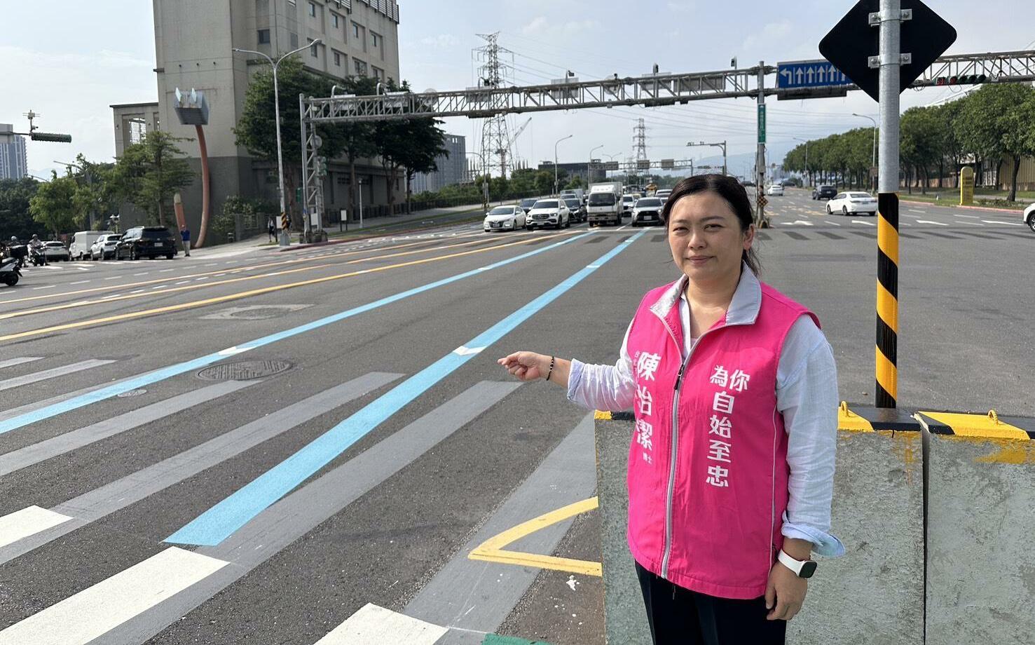 北市承德路彩色導引線愈導愈亂?她轟「黃線混戰」:引導別變誤導