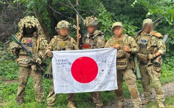 不敢提的另一張照片! 烏亞洲志願軍團成立 中媒只提日成員 避說「這事」….