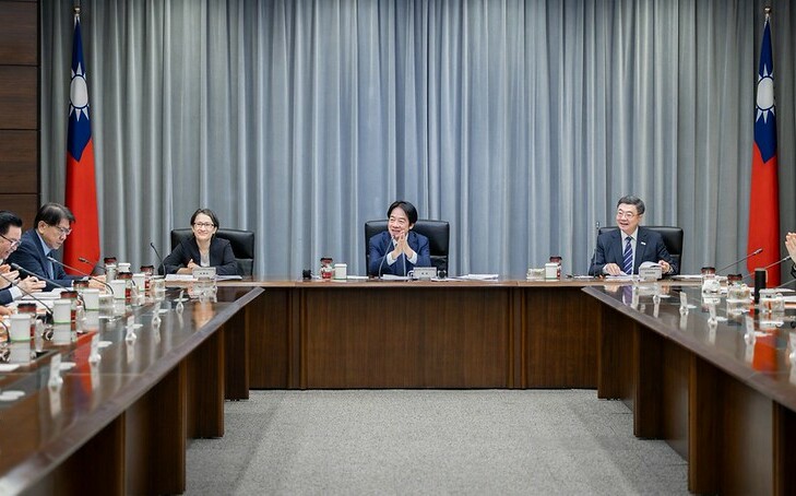 都是普發1萬差在哪?律師揭關鍵:去年藍白根本沒這權力