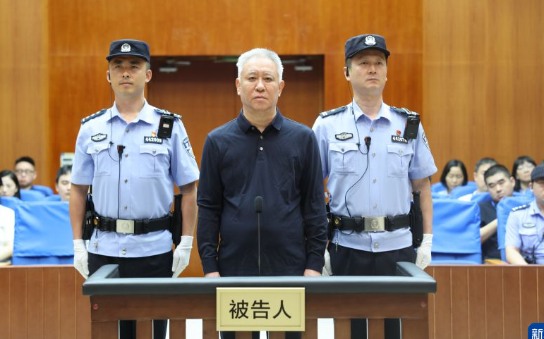 看他樓起樓塌!恒大許家印4個「特別」遭判無期徒刑 留逾1300個爛尾項目