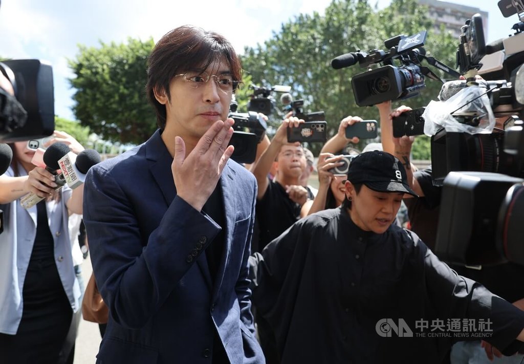 閃兵案開庭 陳柏霖、坤達認罪求緩刑