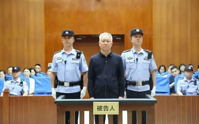 8罪壓頂 許家印父子3人怎償債? 恒大「2.4兆人民幣黑洞」追贓戰開打