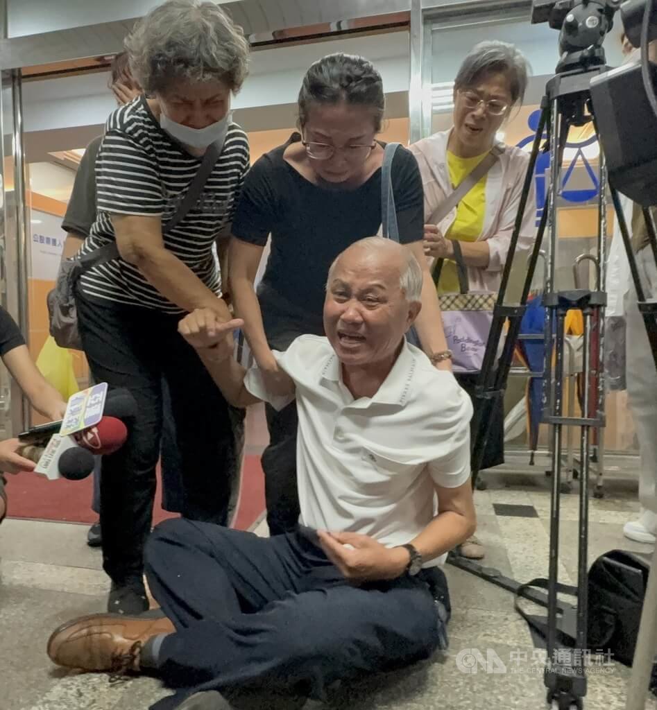 謝文雄當街砍殺妻子小姨子判無期 家屬淚喊用生命上訴到底