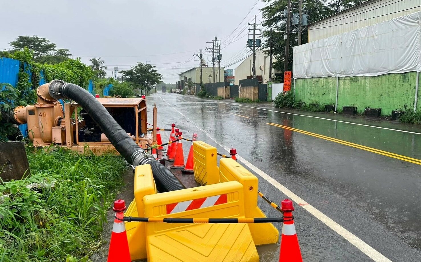 高雄短延時強降雨時雨量破80毫米 市府掌握各地水情