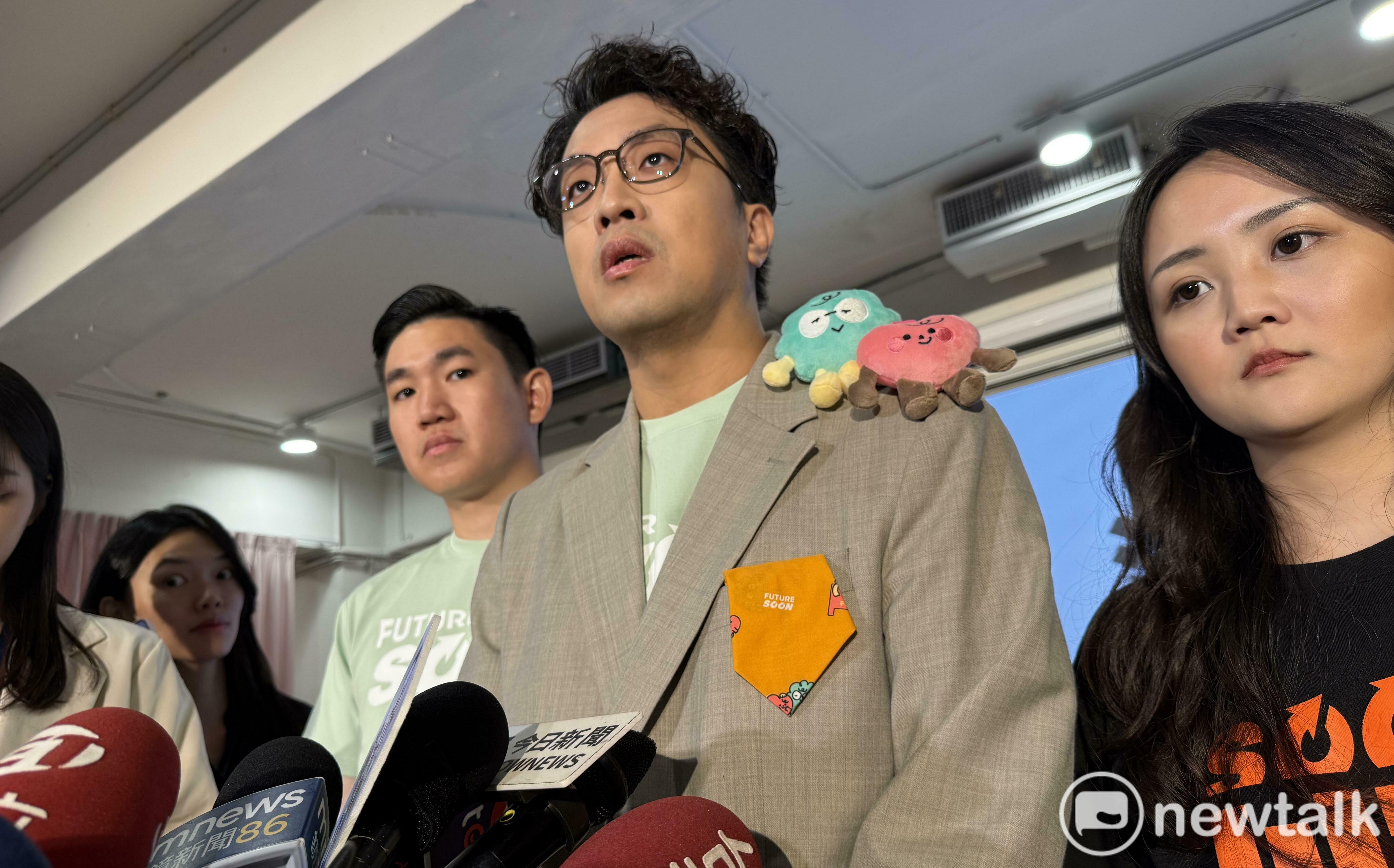 蔣萬安避戰?沈伯洋點名744萬遮陽傘、兒虐食安:說有說明「我看沒有」