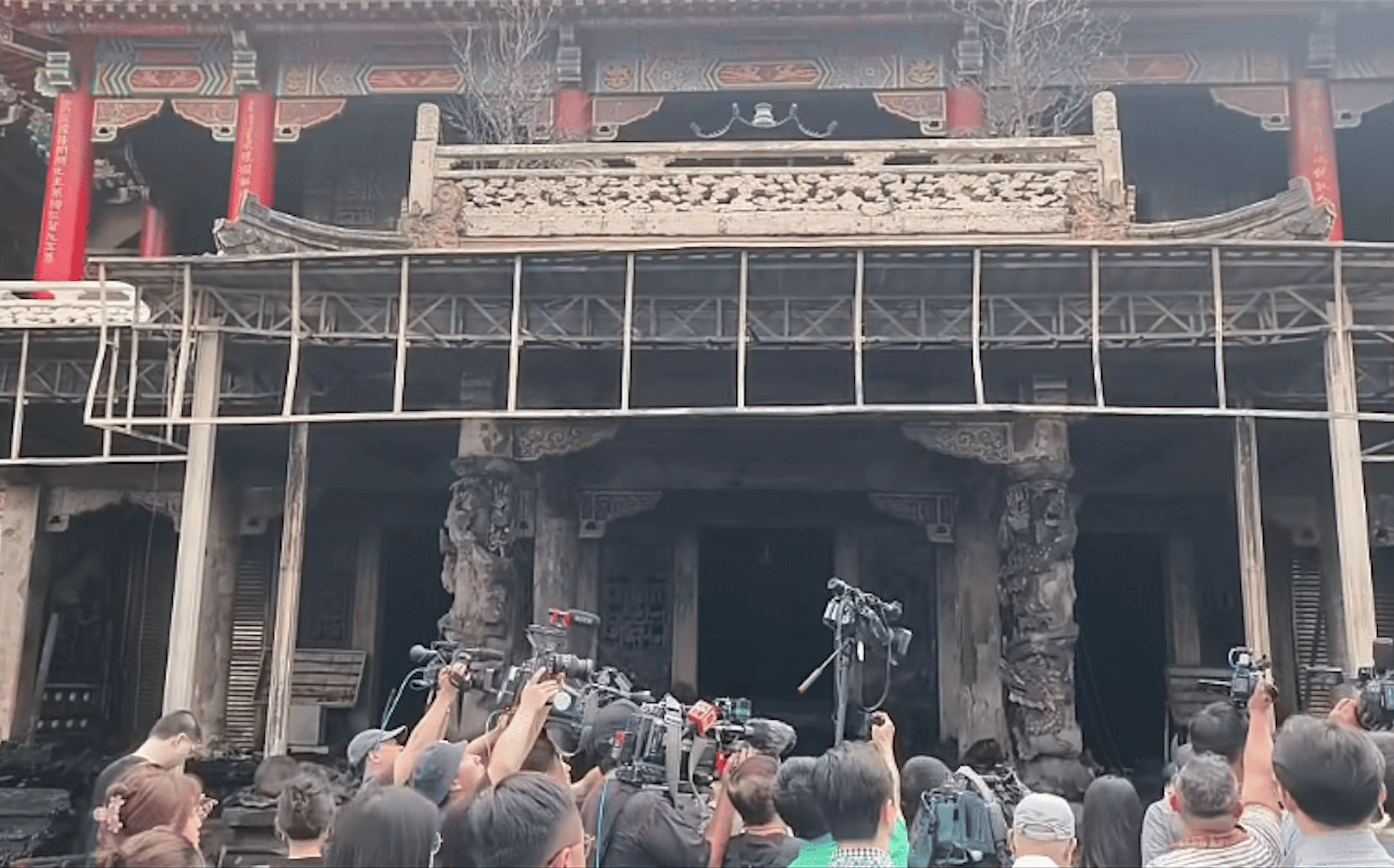 不只警專生!政大生也心痛! 指南宮大火 粉專曝可能事故原因!