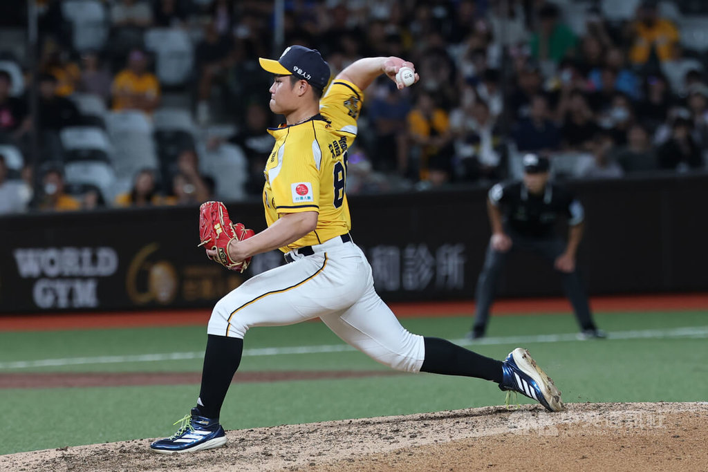 桃猿10分差大勝 兄弟派野手宋晟睿登板飆153公里