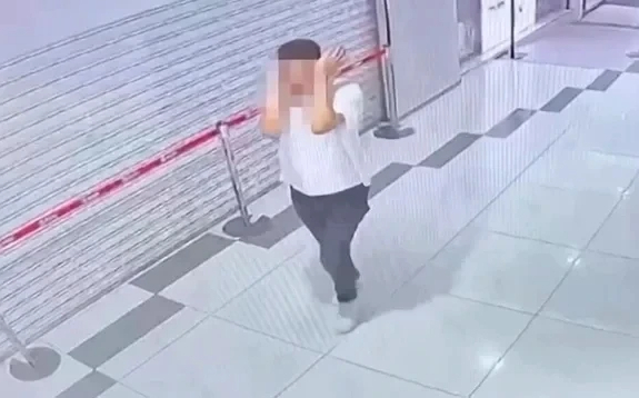 北捷搭手扶梯遭潑不明液體!女PO文稱「不像水」 警逮人送辦