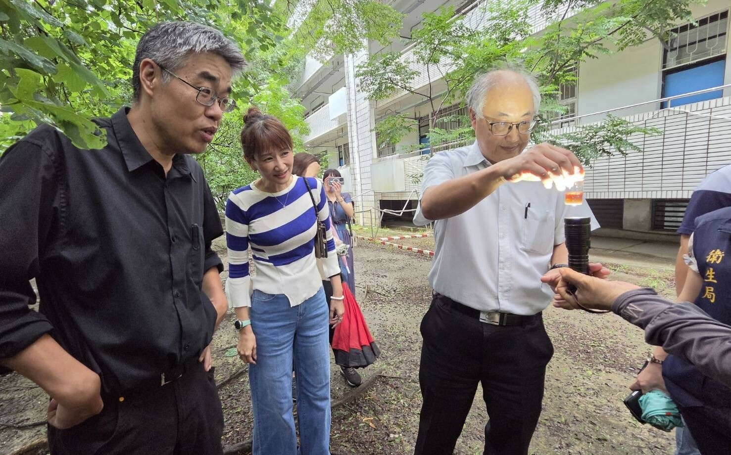 豪雨後強化登革熱防治 李懷仁開學前視察校園防疫整備