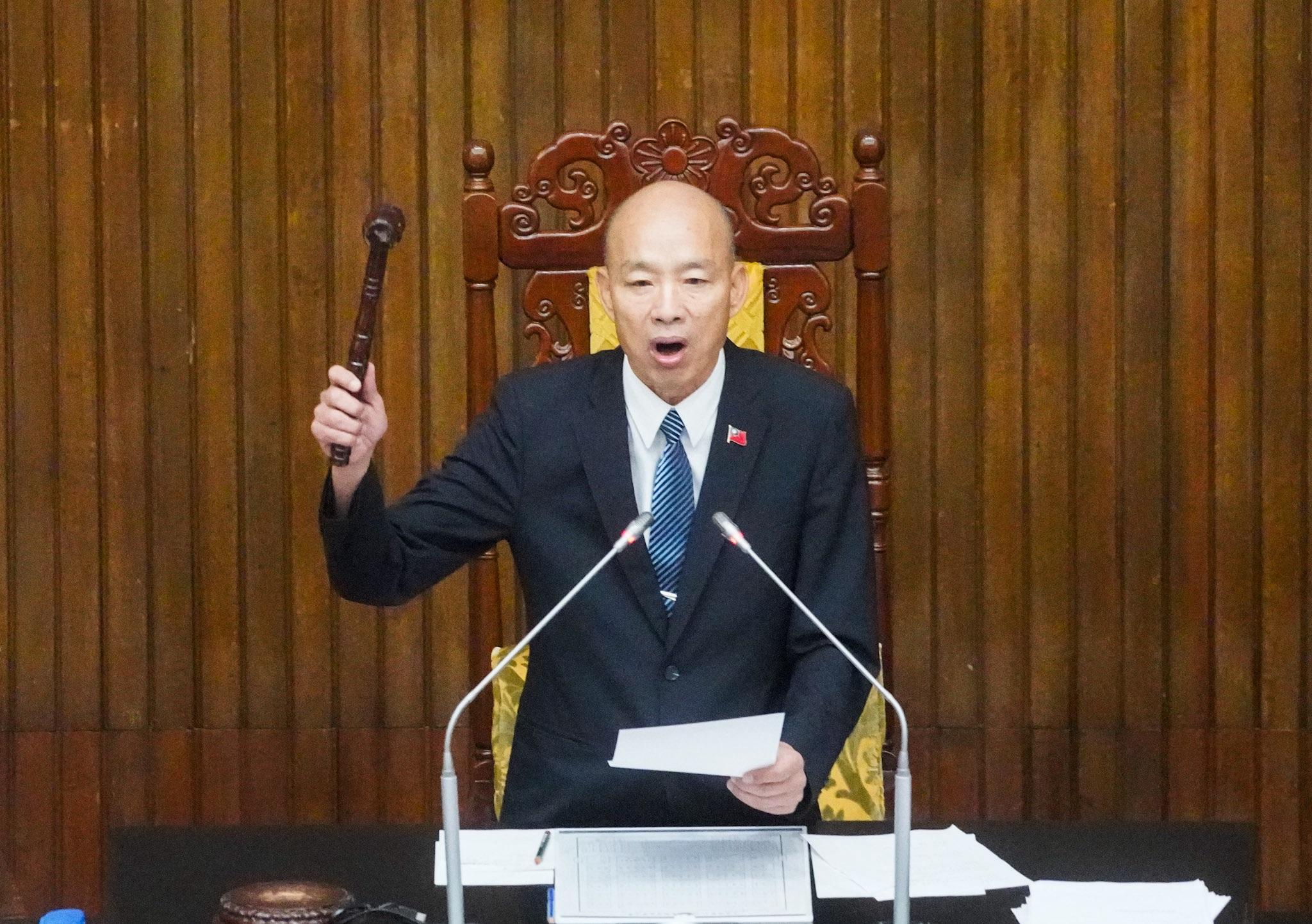重陽禮包來了!老人免健保費三讀 衛福部示警:每人多付3000元