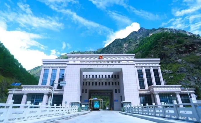  中尼邊界的吉隆口岸(海關)。 圖 : 翻攝自中國國家移民管理局 