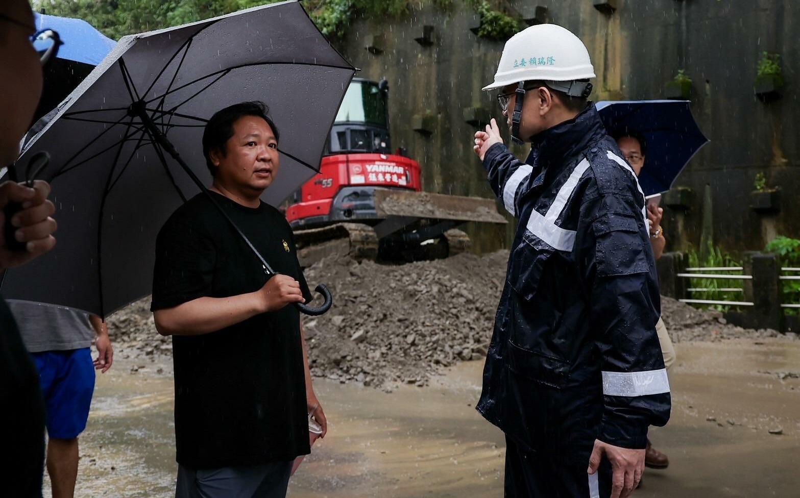小港松富街擋土牆倒塌 賴瑞隆親赴勘察爭取中央災損經費