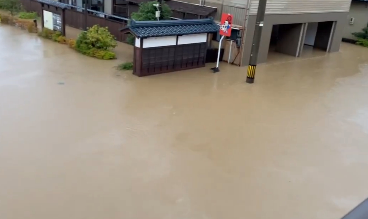 (影)暴雨狂襲日本多地傳災情!福井降雨破紀錄 氣象廳發布5級最高警報