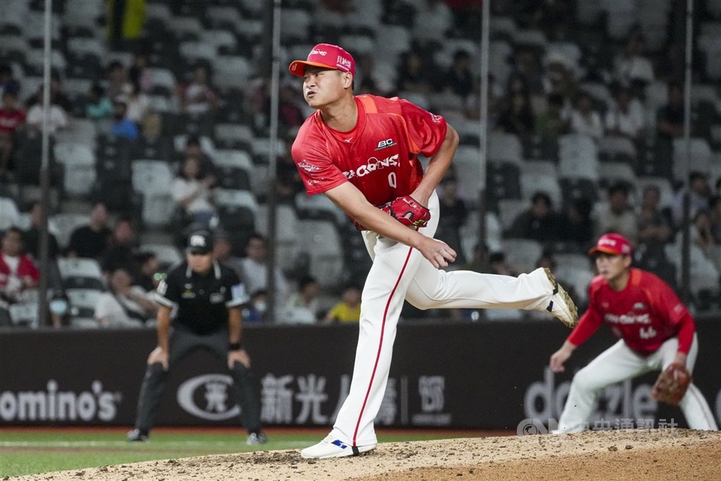 永田颯太郎用台語「兄弟」相稱 李超投打對決首球就嚇到