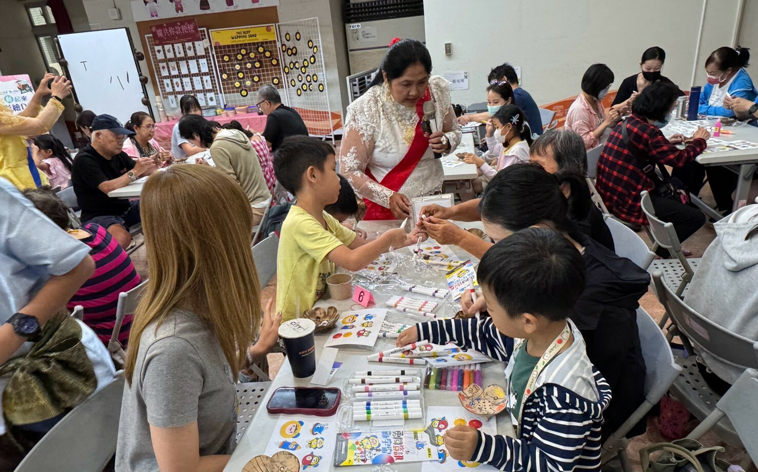 「新住民藝起來 椰殼彩繪DIY」 以文化體驗連結數位生活