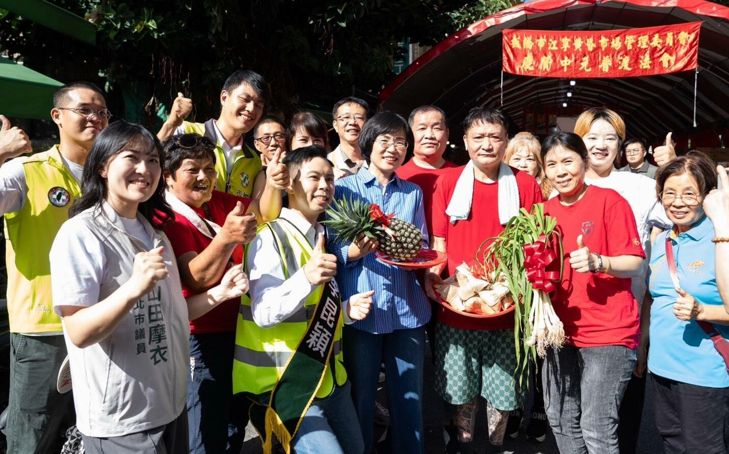 蘇巧慧出席板橋江寧市場中元普渡 盼不分黨派 共同為新北努力