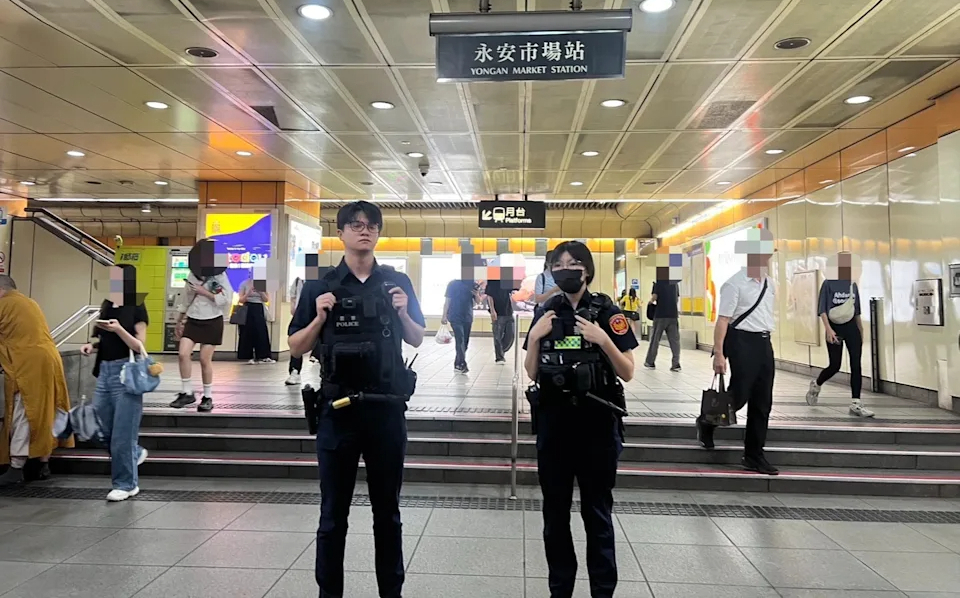 北捷男帶雙刀引發民眾恐慌!今晨南勢角站遭逮 搜出2把藍波刀