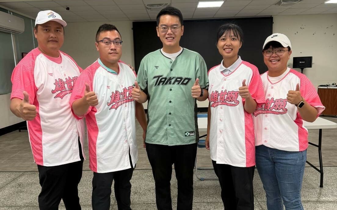 青年結盟、新血上陣!張耀中陪大寮4里長參選人完成登記