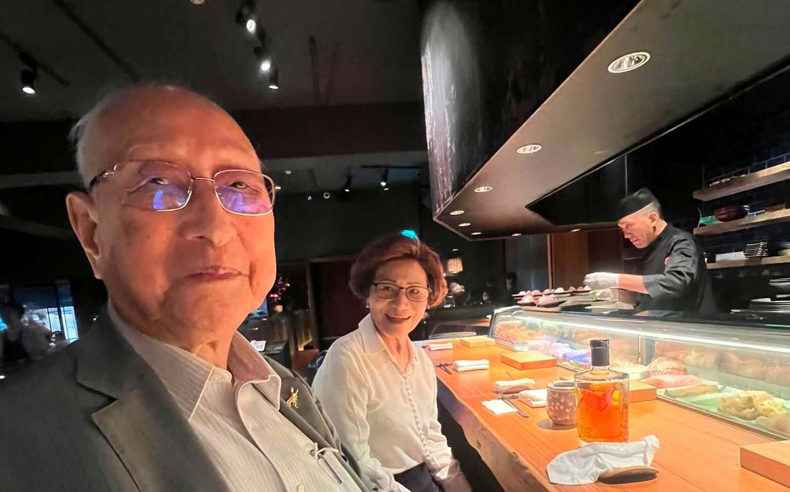 98歲天天賺30萬!三原則 謝金河曝北海鱈魚香絲林董股票投資術