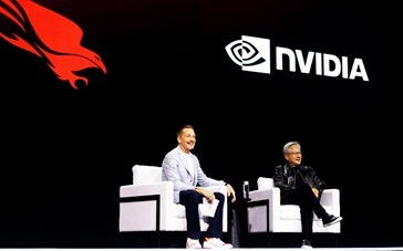 黃仁勳喊「資安新時代」!AI攻擊速度只剩27秒 NVIDIA攜CrowdStrike反攻