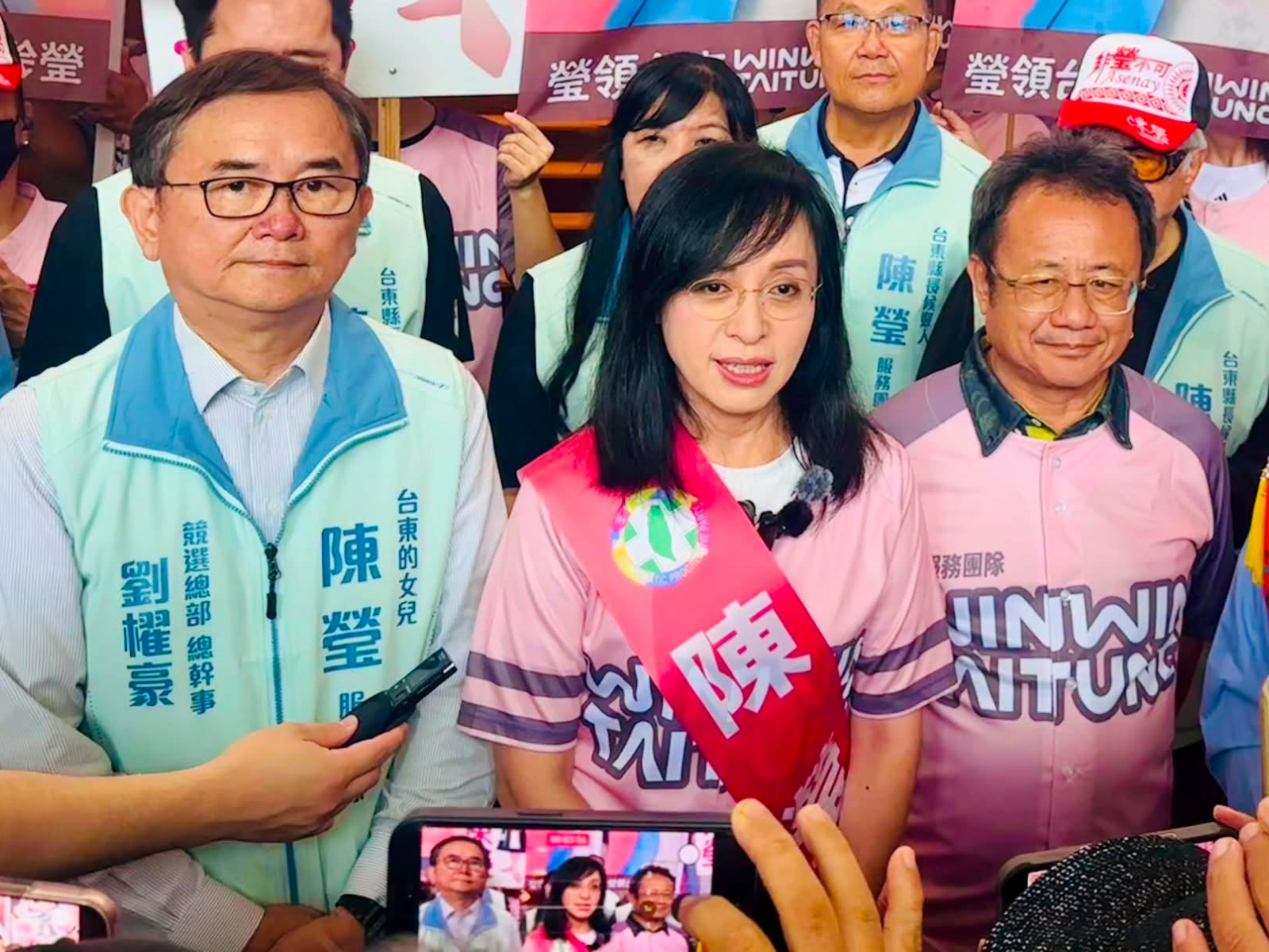  九合一選舉已經開始登記，民進黨台東縣長參選人陳瑩2日赴台東縣選委會登記。 圖：翻攝陳瑩臉書 