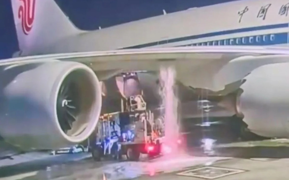 (影)油罐車扯掉飛機加油軟管?!中國國際航空波音747紐約甘迺迪機場傳意外
