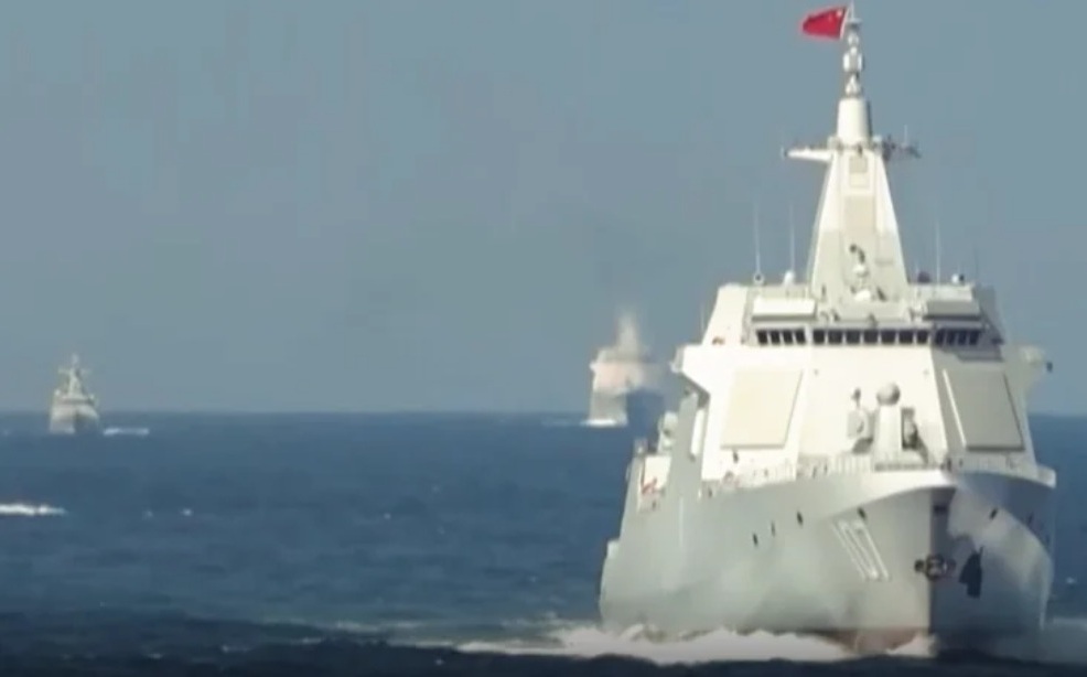 睽違13個月再露面 2025年8月黃岩島互撞艦「桂林號」重返南海