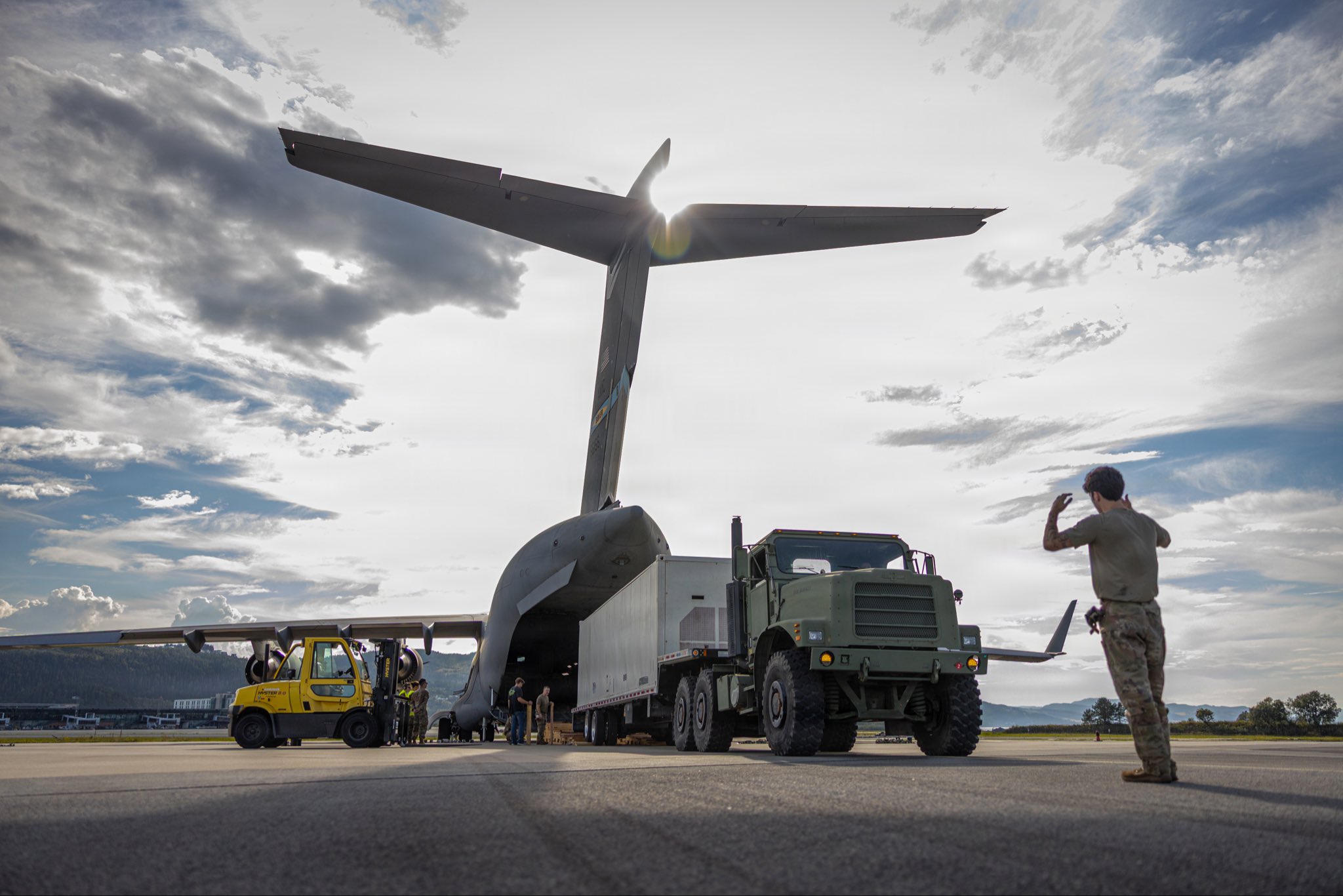 美制C-17運輸機。 圖：翻攝「X」@USMCFEA 