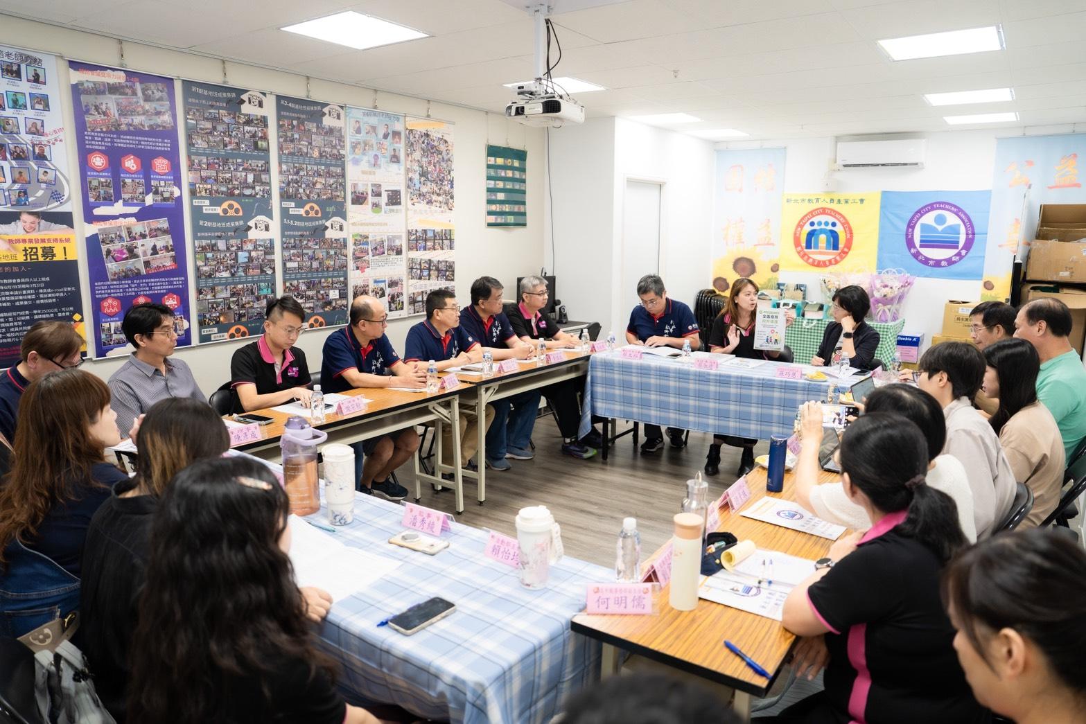  新北市長候選人、立法委員蘇巧慧今（8）日再前往新北市教師會，就教育現場困境及教師權益保障等議題展開深入交流。 圖：蘇巧慧競總提供 