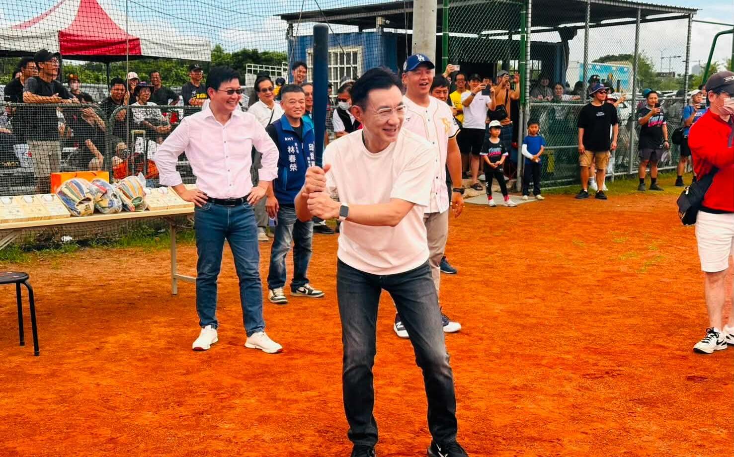 (影)獨家》備戰接班江啟臣 中市客委會主委江俊龍證實:戶遷已經遷好