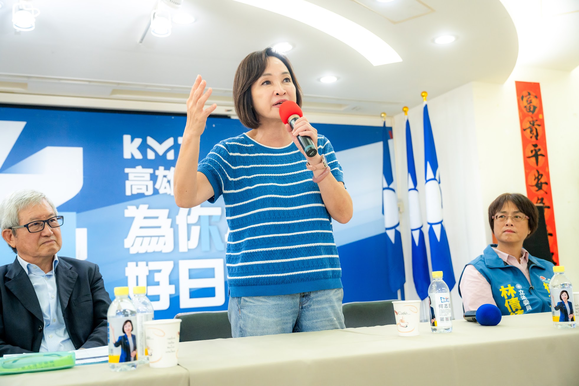  柯志恩(中)認為，高雄不能只有台積電好，周邊傳統產業也必須一起受益。 圖：柯志恩競辦／提供（資料照）