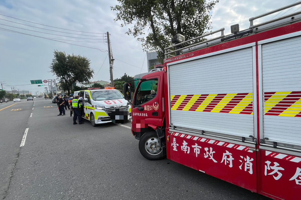 台南男持刀隨機傷2路人 遭警開槍制伏