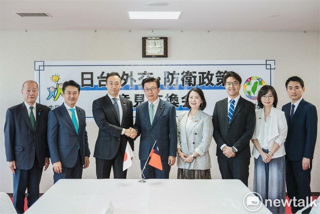 民進黨、自民黨就外交國防、經濟安全、認知作戰及文化教育合作交換意見。 圖／沈伯洋競辦提供 