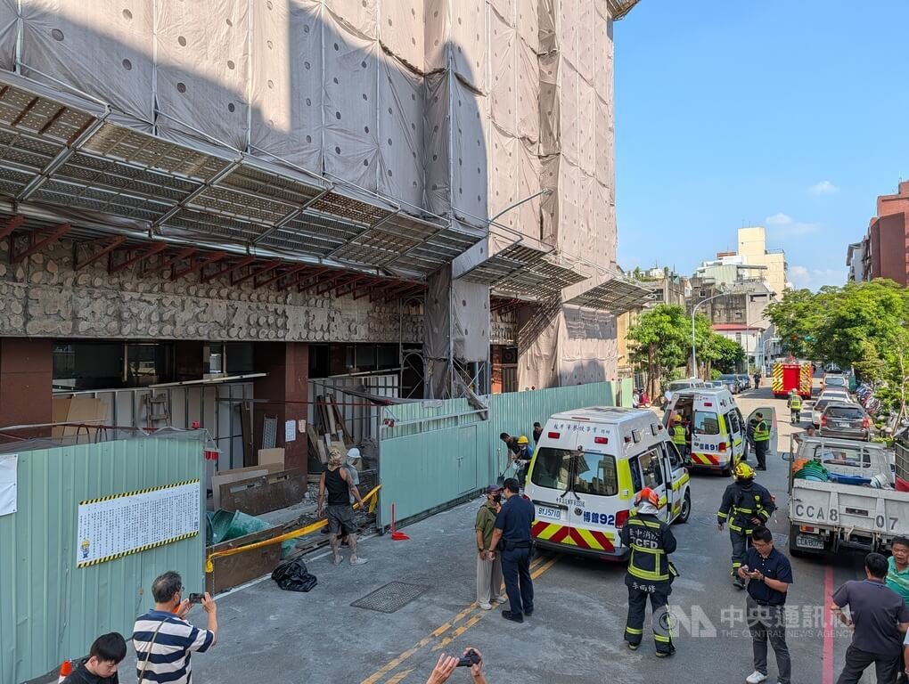 台中西區銀行外牆整修工程意外 工人遭土石掩埋無意識送醫搶救