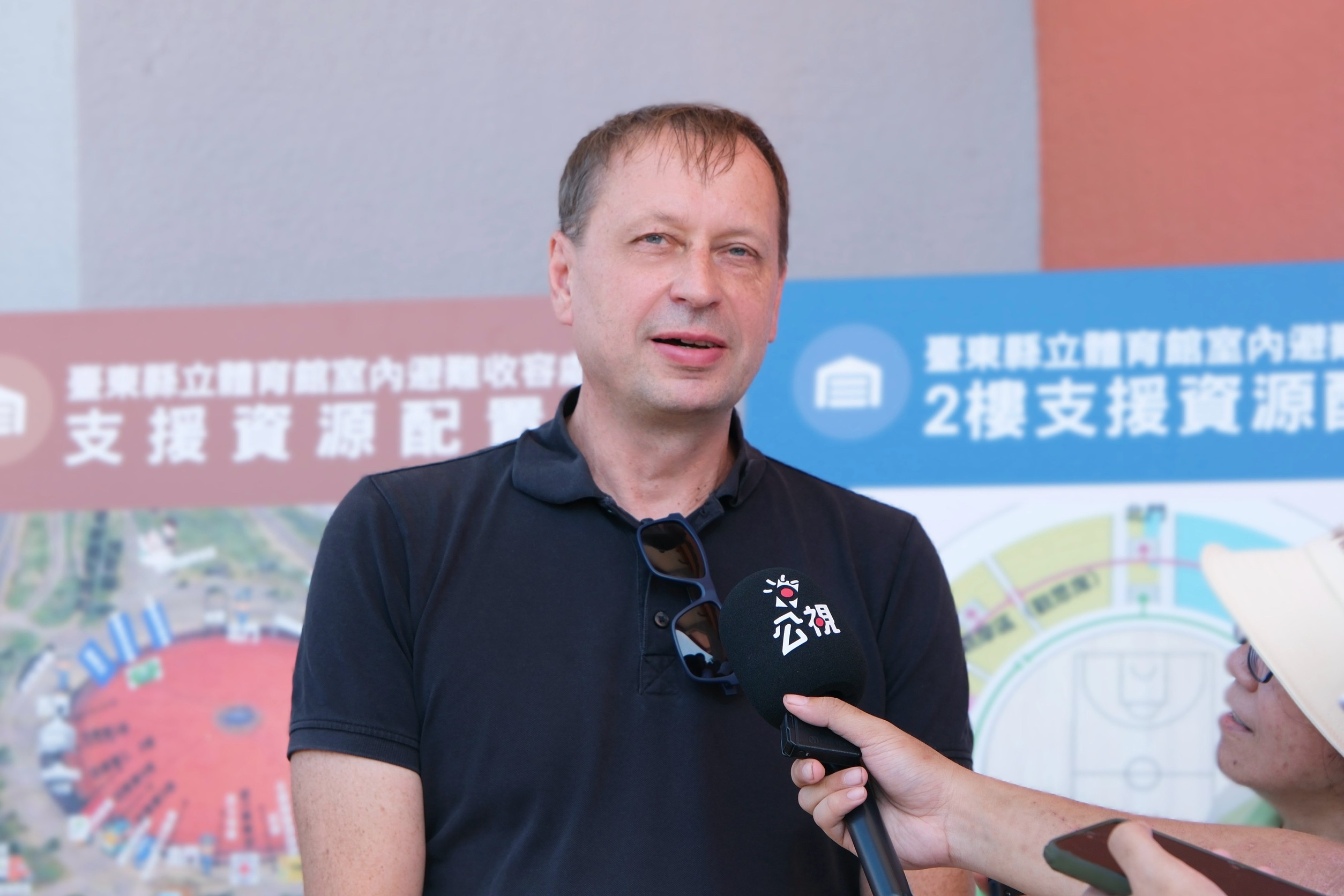  Janis Karlsbergs接受媒體採訪。 圖：內政部提供 