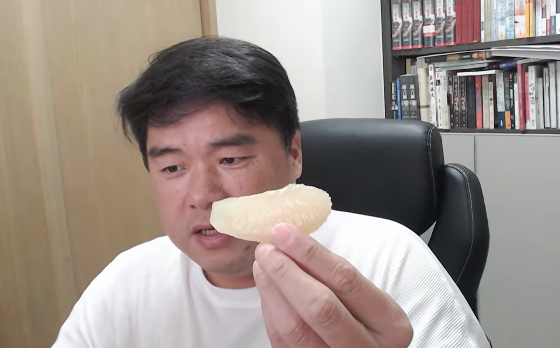 呂捷突然秀破英文教剝柚子!笑虧蔣萬安:他的英文在清朝算優秀