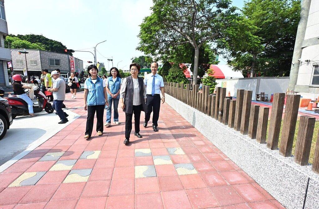 彰化鹿港文開國小人行道拓寬 學童不再與車爭道