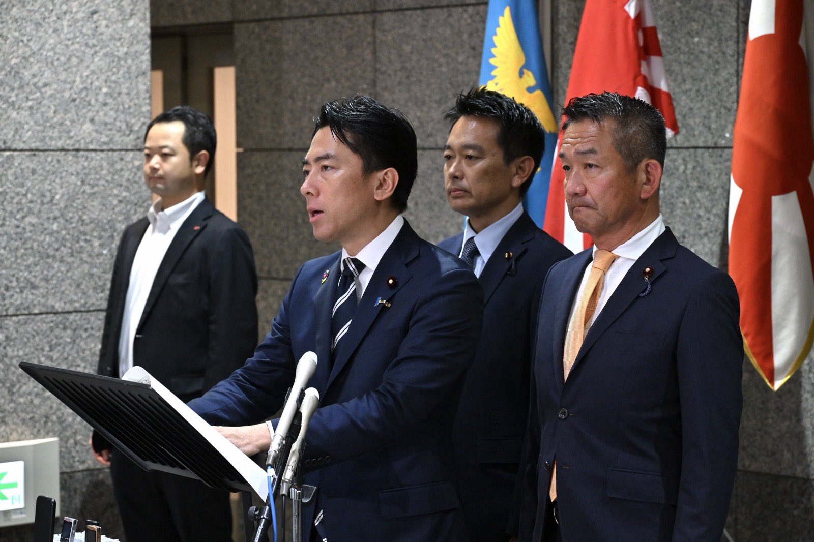 北韓一日兩射彈道飛彈 日防衛相小泉經「北京管道」嚴正抗議