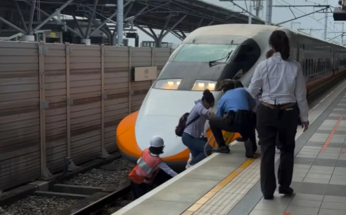 高鐵台南站驚傳落軌!自行爬回月台送辦 2班列車延誤