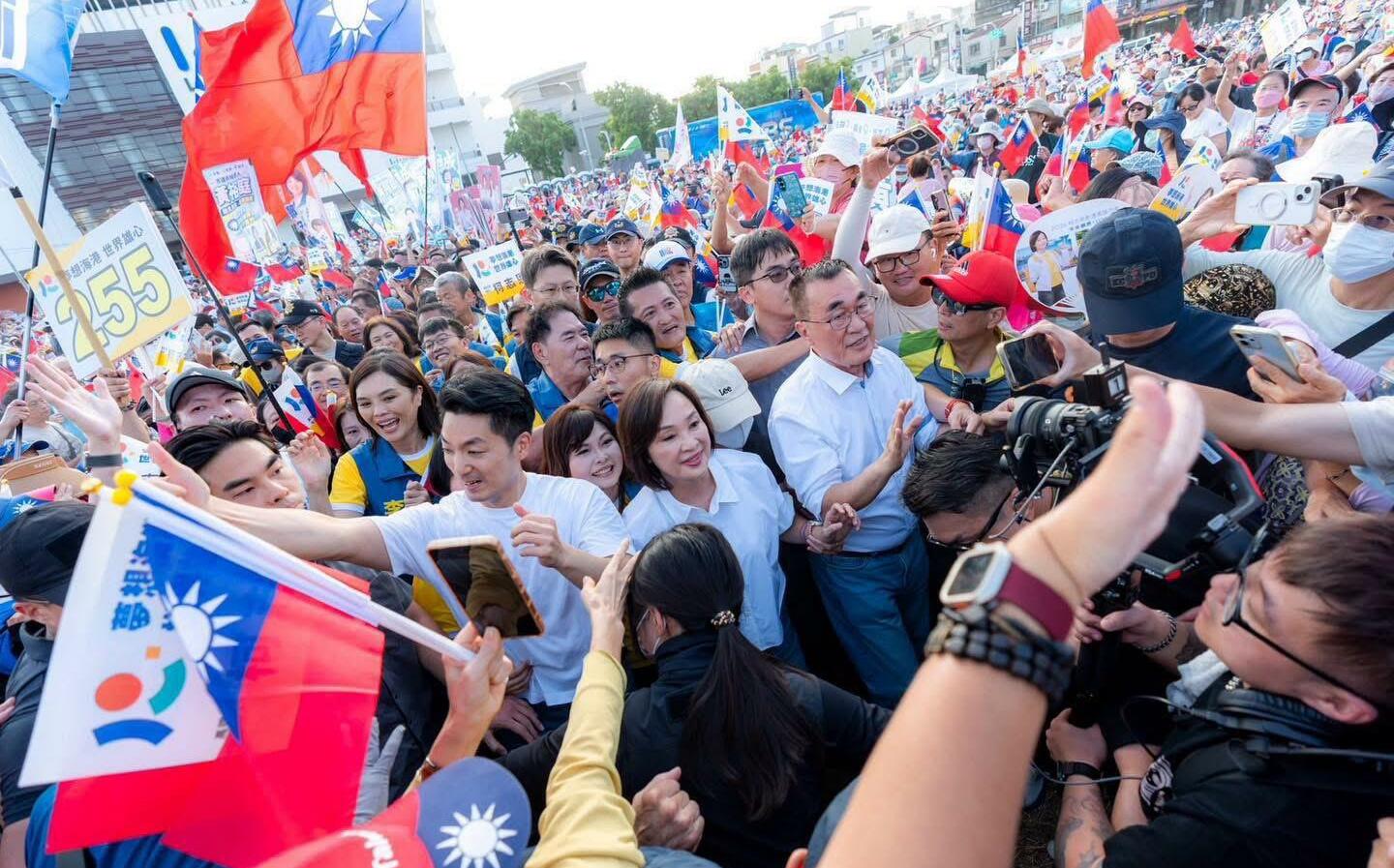 年底選戰焦點在「這兩都」!他預測:柯志恩有望翻盤高雄、藍白合沒用
