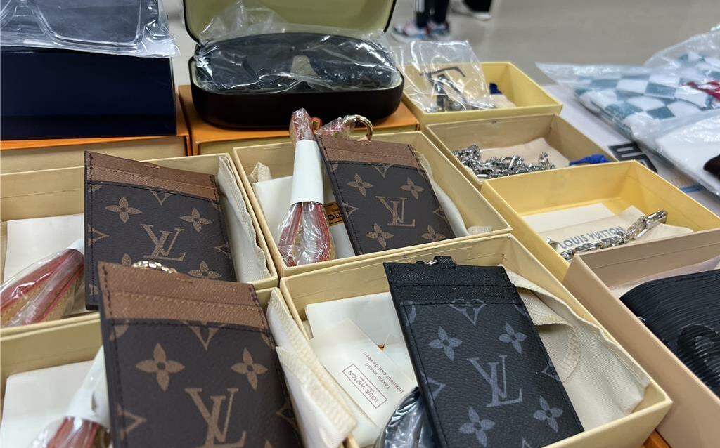 刑事局破獲仿冒精品集團!主打原廠料件 查扣551件仿品侵權2000萬